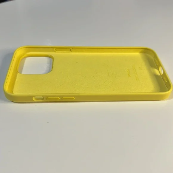 Apple iPhone 13 Pro Max Silicone Case - Yellow - Picture 7 of 8